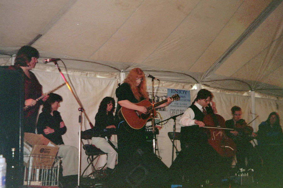 Kindred concert photo